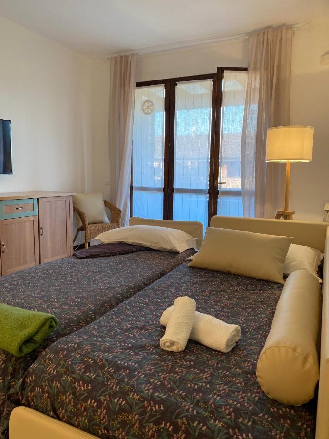 Casa Vittoria Lägenhet Sirmione Exteriör bild